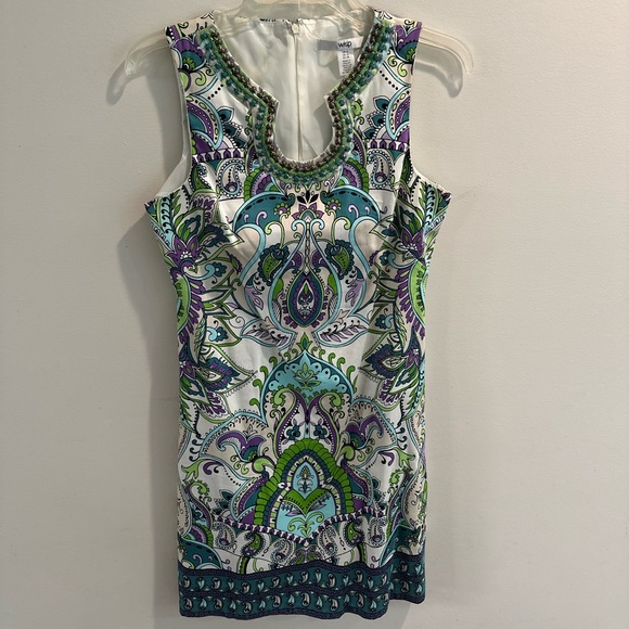 Sleeveless Patterned Dress - Picture 1 of 3